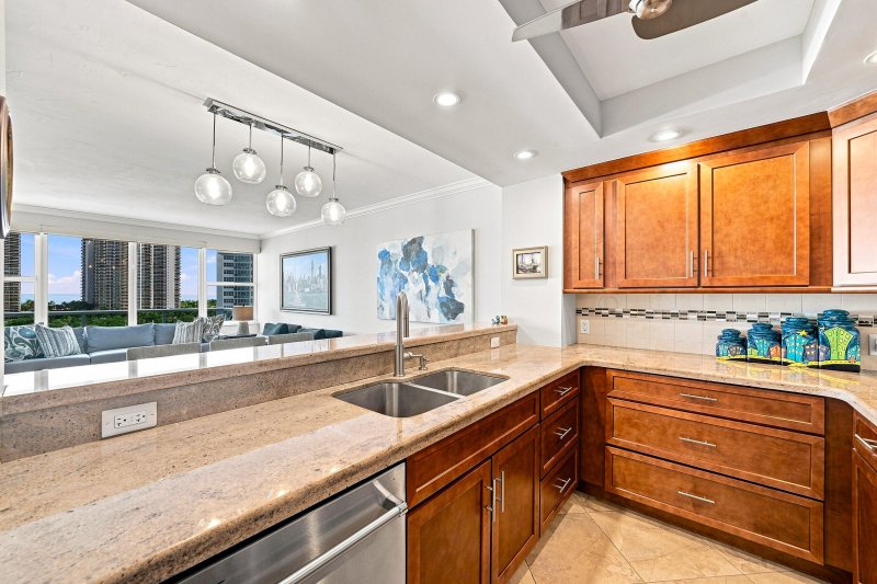 Condo for sale at Coral Ridge Towers East 1121