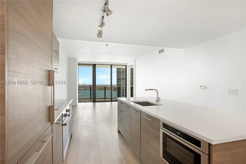 Apartment for rent at Paraiso Bay Miami 2802