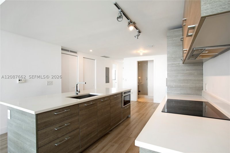 Apartment for rent at Paraiso Bay Miami 2802