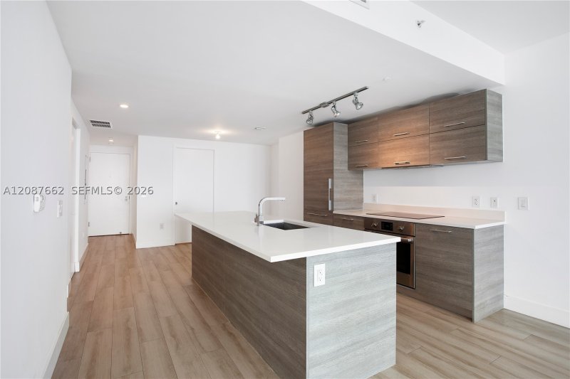 Apartment for rent at Paraiso Bay Miami 2802