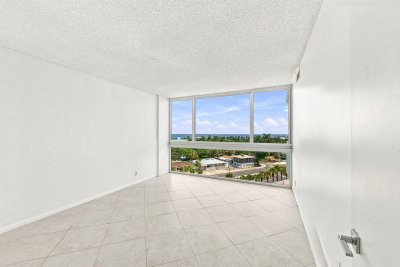 Comprar apartamento en Embassy Towers 7D