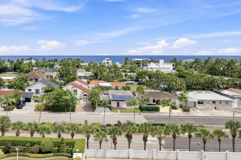 Condo for sale at Embassy Towers 7D