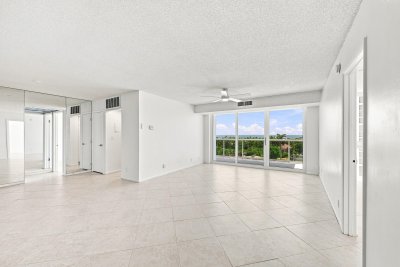 Comprar apartamento en Embassy Towers 7D