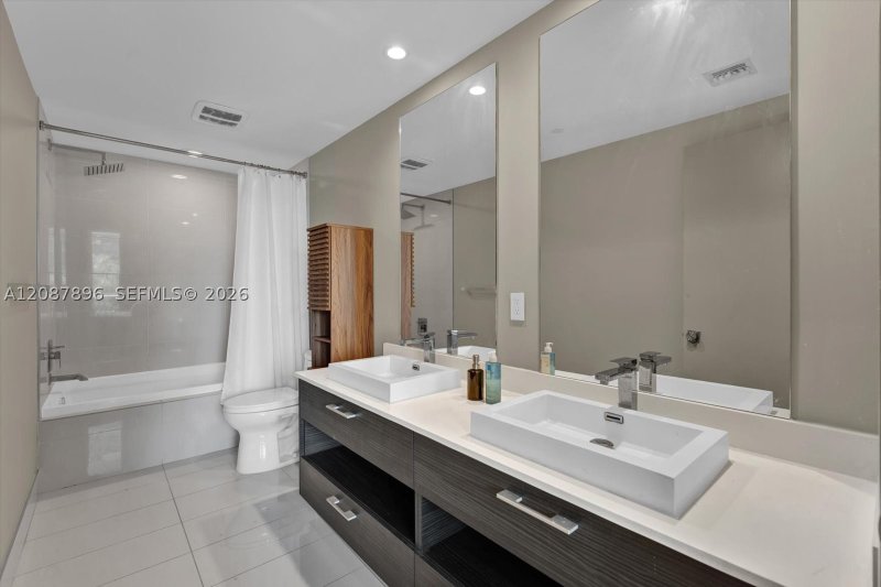 Property photo # 6