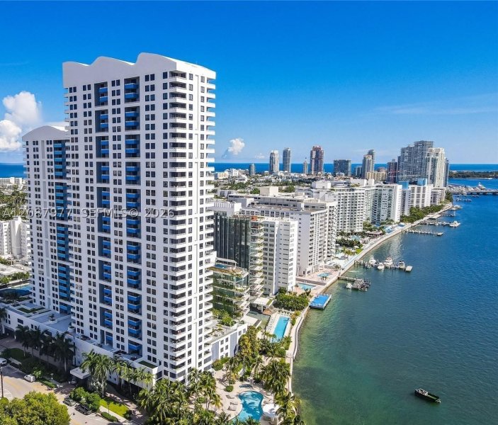 Condo for sale at Waverly 702