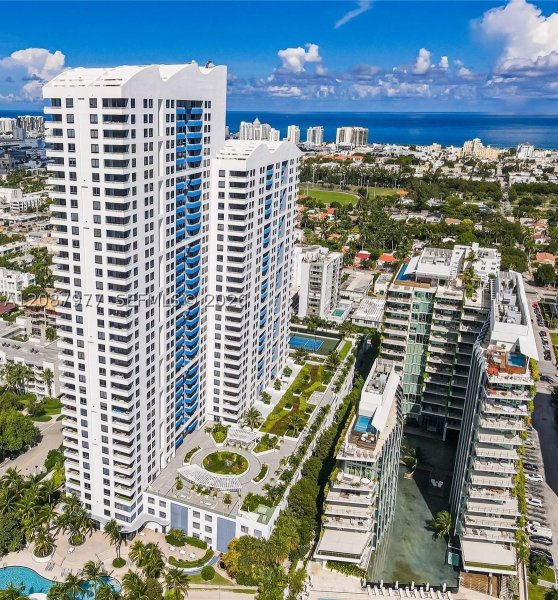 Condo for sale at Waverly 702