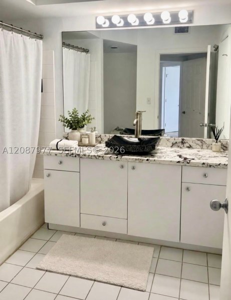 Condo for sale at Waverly 702