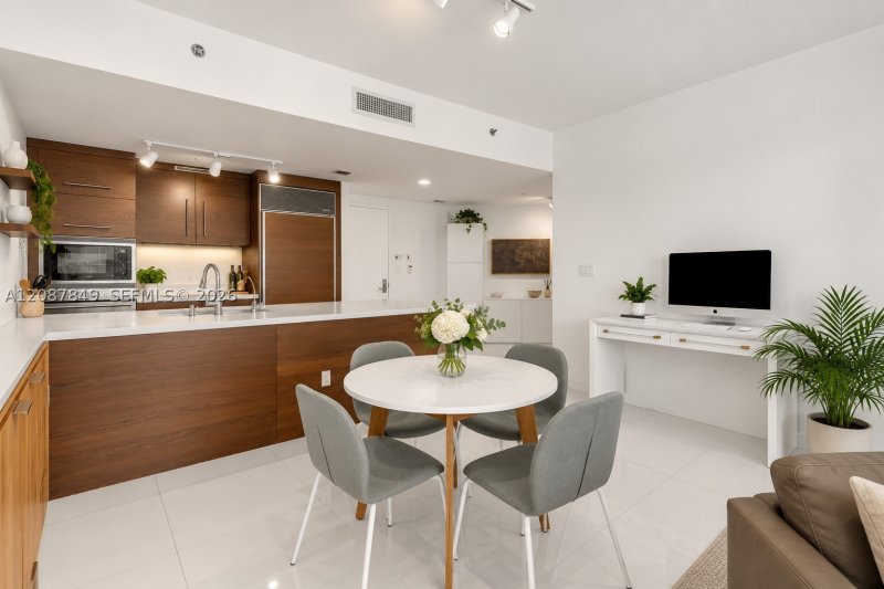 Condo for sale at Icon Brickell Tower I 3609