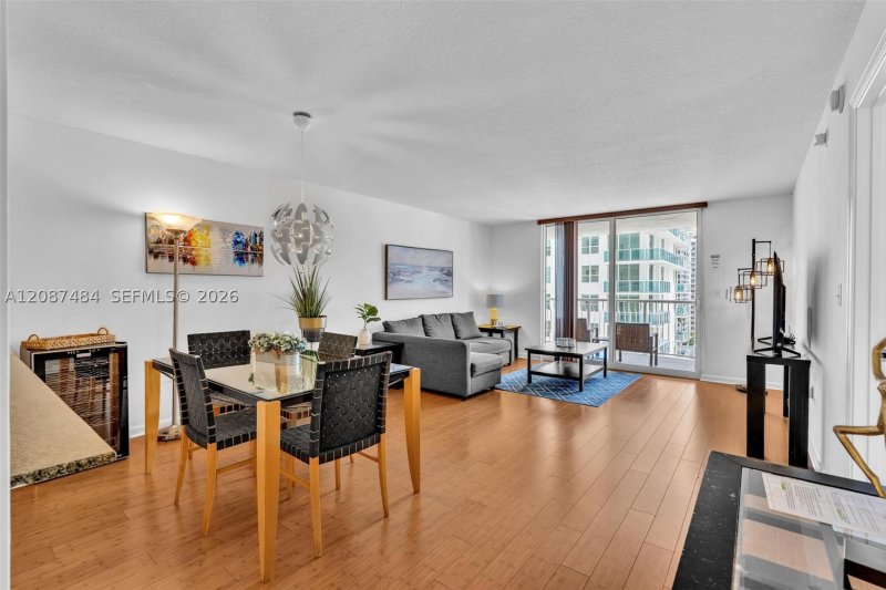 Comprar apartamento no The Club At Brickell Bay 2119