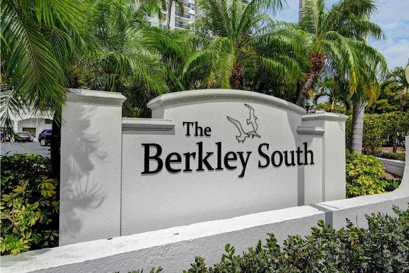 Condo for sale at Berkley South 17B