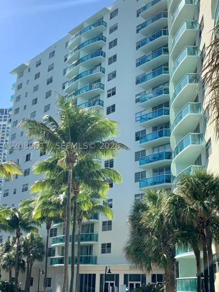 Condo for sale at Tides Hollywood Beach 10W