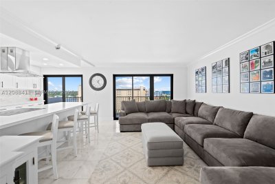Comprar apartamento en The Summit 1008N