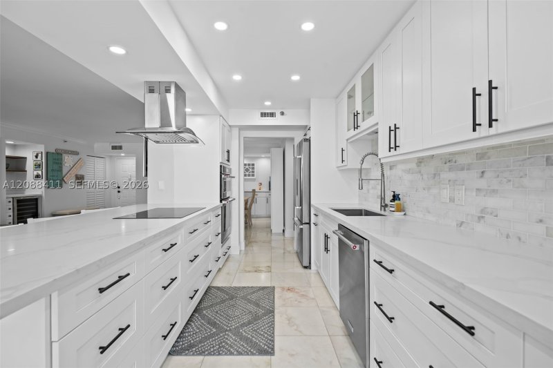 Condo for sale at The Summit 1008N