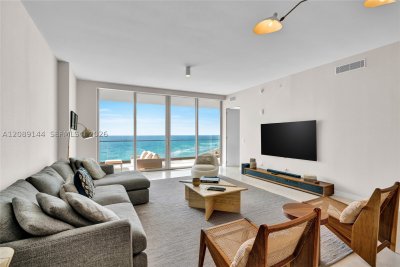 Residences by Armani / Casa Apt #903