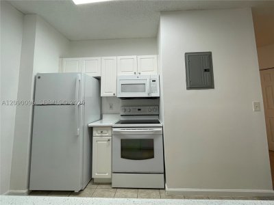 Alquiler de apartamento en Porto Bellagio 3213