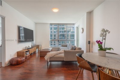 Comprar apartamento no Aston Martin Residences T-3504
