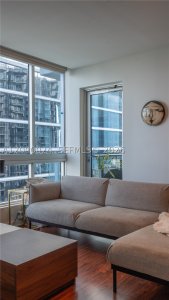 Comprar apartamento no Aston Martin Residences T-3504