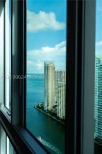 Comprar apartamento no Aston Martin Residences T-3504