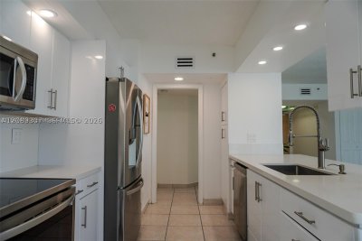 Comprar apartamento no Oceania 3 338