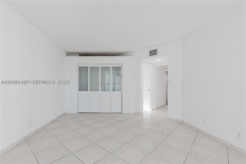 Comprar apartamento no Oceania 3 338