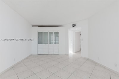 Comprar apartamento no Oceania 3 338