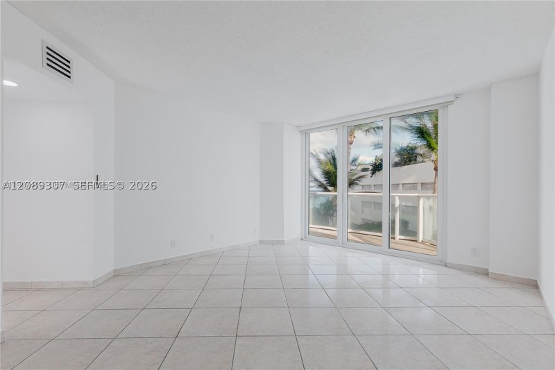 Comprar apartamento no Oceania 3 338