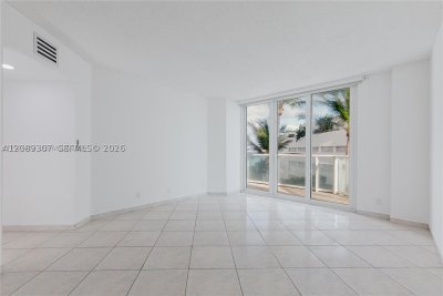 Comprar apartamento no Oceania 3 338