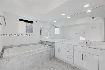 Comprar apartamento no Oceania 3 338
