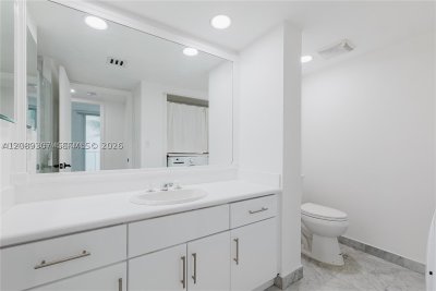Comprar apartamento no Oceania 3 338