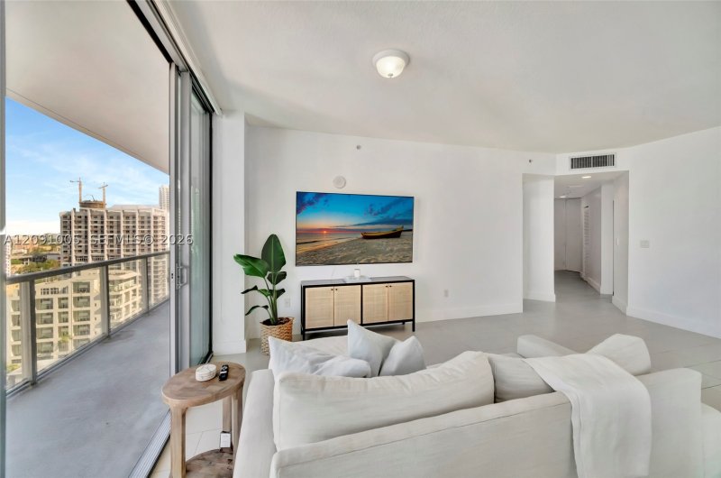 Comprar apartamento en Axis on Brickell South Tower 2201-S