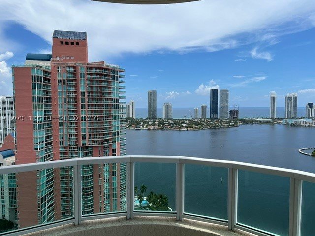 Condo for sale at Aventura Marina II LPH14