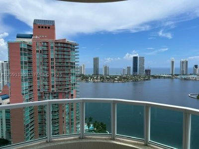 Comprar apartamento no Aventura Marina II LPH14
