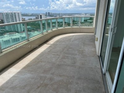 Comprar apartamento no Aventura Marina II LPH14