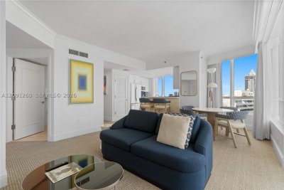Comprar apartamento no Fontainebleau II 1703