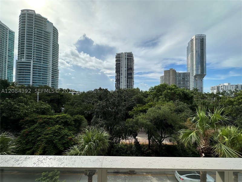 Condo for sale at 2200 Brickell 313
