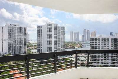 Alquiler de apartamento en Mystic Pointe 400 1907
