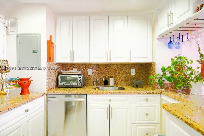 Property photo # 9