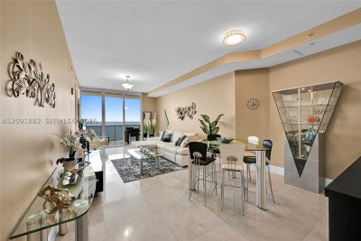 Aluguel de apartamento no Trump Royale 4102