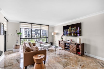 Comprar apartamento no Brickell Key One A700