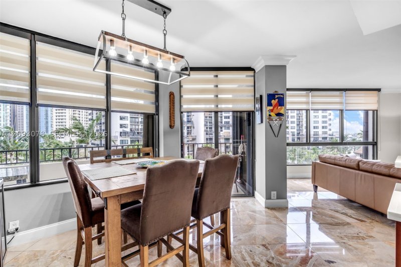 Comprar apartamento en Brickell Key One A700