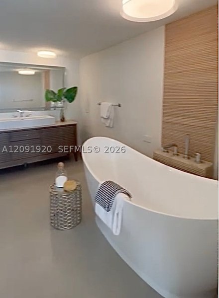 Comprar apartamento en Grove Isles Tower III C801-C802
