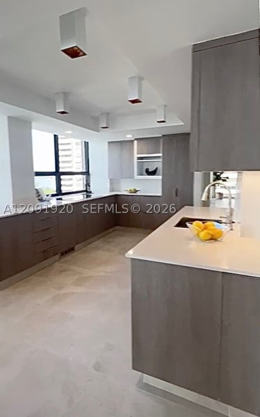 Comprar apartamento en Grove Isles Tower III C801-C802
