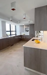 Comprar apartamento en Grove Isles Tower III C801-C802