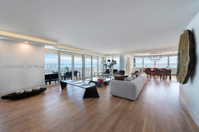 Comprar apartamento no Grove Isles Tower III C801-C802