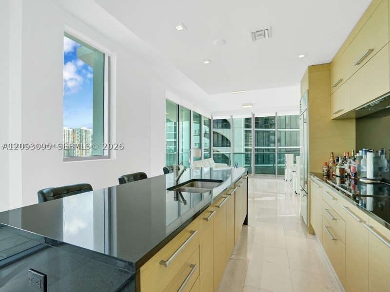 Apartment for rent at 900 Biscayne 2412