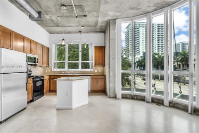 Comprar apartamento no Cite On The Bay 3212
