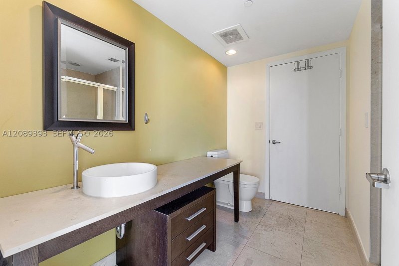 Apartment for rent at Icon Brickell Tower I 3905