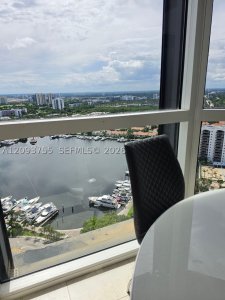 Comprar apartamento en North Tower at The Point 3105