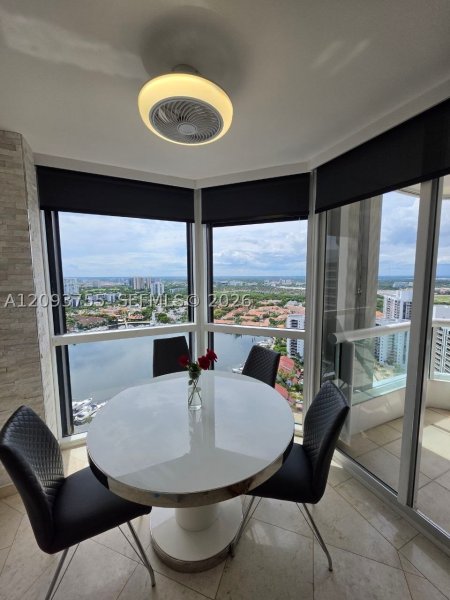 Comprar apartamento en North Tower at The Point 3105