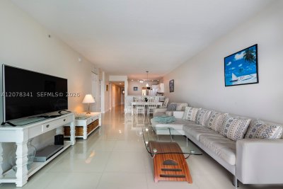 Comprar apartamento no Marina Bay Club 1009
